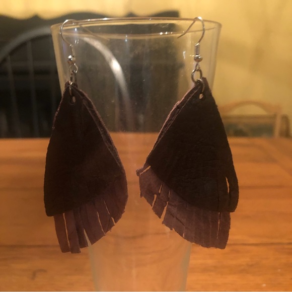 🌸Giving Brand Brown Native Earrings - Picture 5 of 7